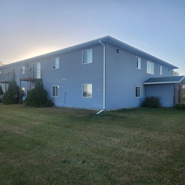 Building Photo - 805 Inman St