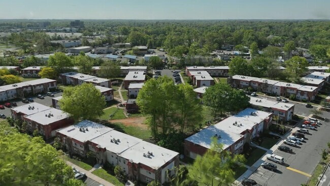  - Robin Hill Apartments