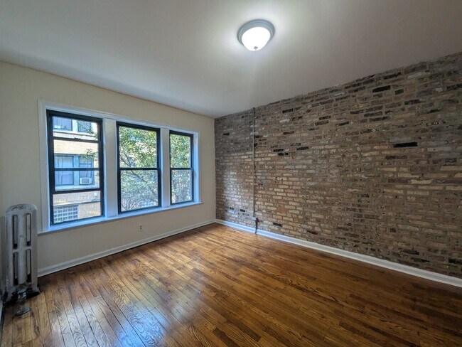 Building Photo - 2332 N Spaulding Ave
