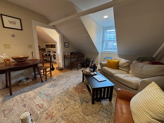 Building Photo - 91 Charles St