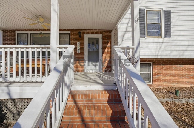 Foto del edificio - 9002 Michaux Ln