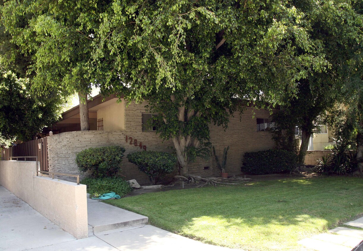 Building Photo - 12849 Bloomfield St