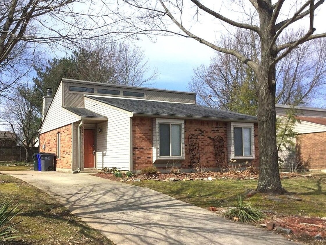 Spacious Updated House in Century Hills ... - Spacious Updated House in Century Hills   ...