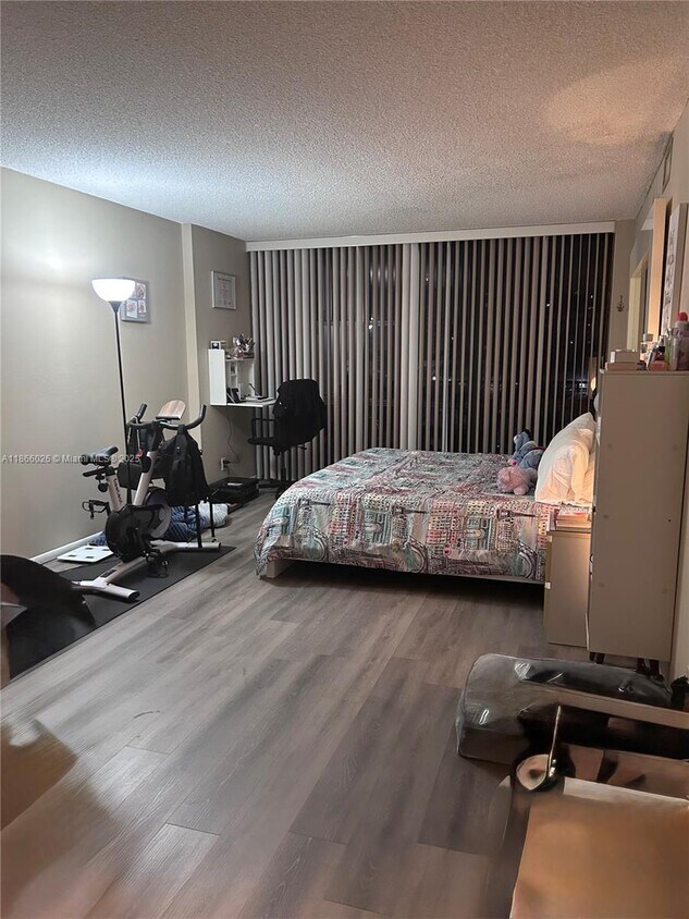 Foto principal - 800 Parkview Dr