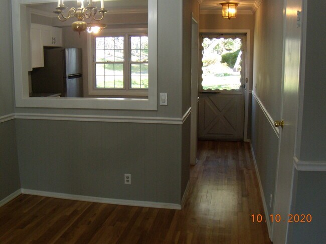 Dining area with pass thru from kitchen - 245 Unquowa Rd