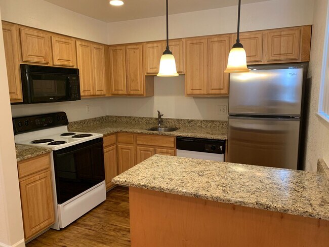 Building Photo - 2875 Shadow Creek Dr