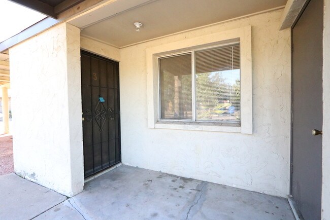 Foto del edificio - 903 s kenwood circle # 3, tempe az