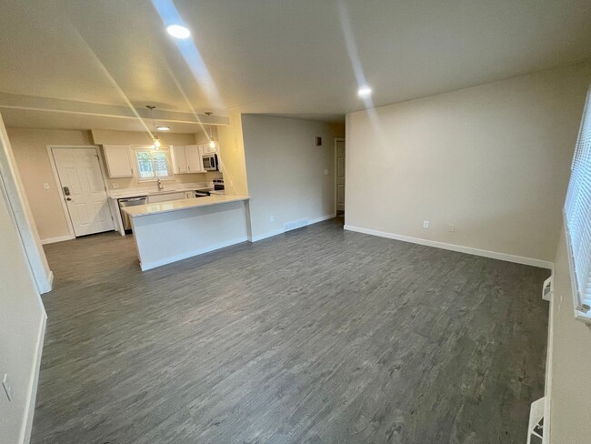 Foto del edificio - Newly Remodeled 2 Bed 1 Bath Home