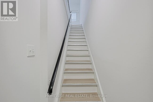 Building Photo - 326 College St