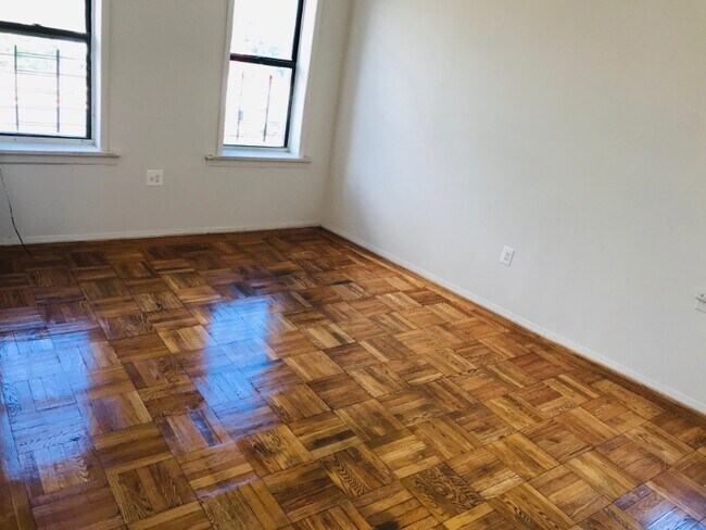 Foto del edificio - 3316 Kingsbridge Ave