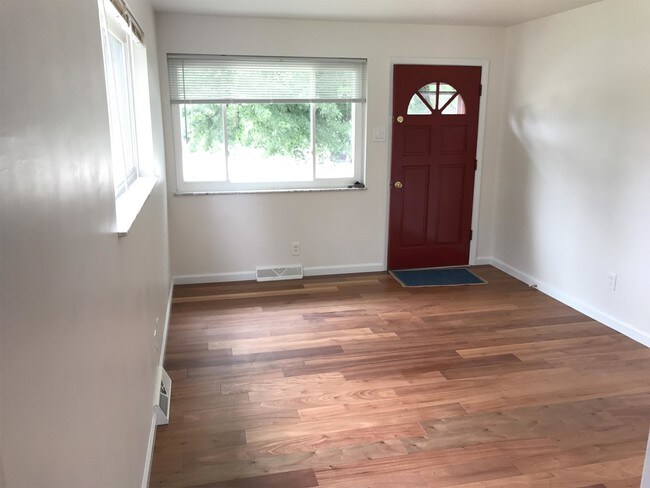 Foto del edificio - 4054 Geraldine Ave