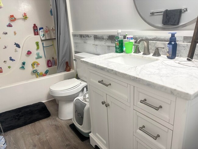 Foto del edificio - 1881 Club Dr