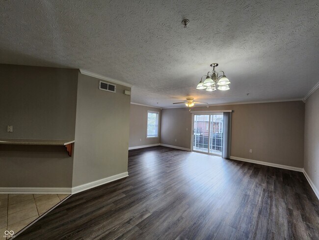 Foto del edificio - 1479 Autumn Oak St