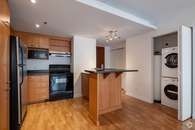 1BR, 1BA - 650SF - Kitchen - Le Demetrius