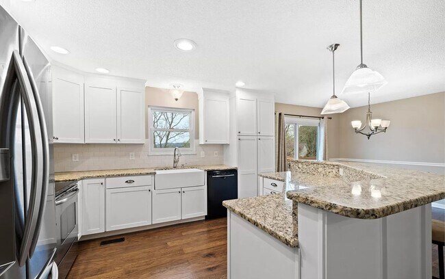 Foto del edificio - 3 Bed + Complete basement in Maryville