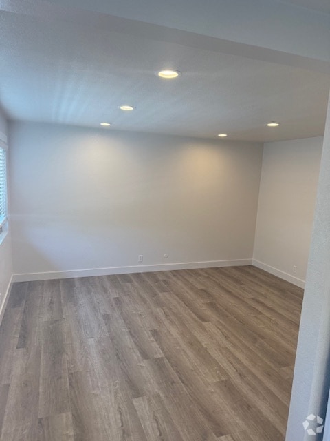 Building Photo - 1609 28th Ave