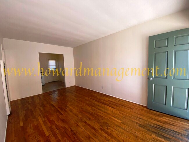 Foto del edificio - 4440 S Centinela Ave