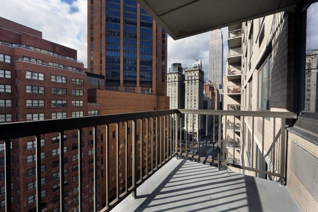 Foto principal - 117 E 34th St