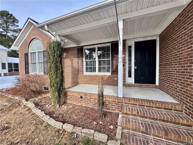 Building Photo - 271 Stone Cross Dr