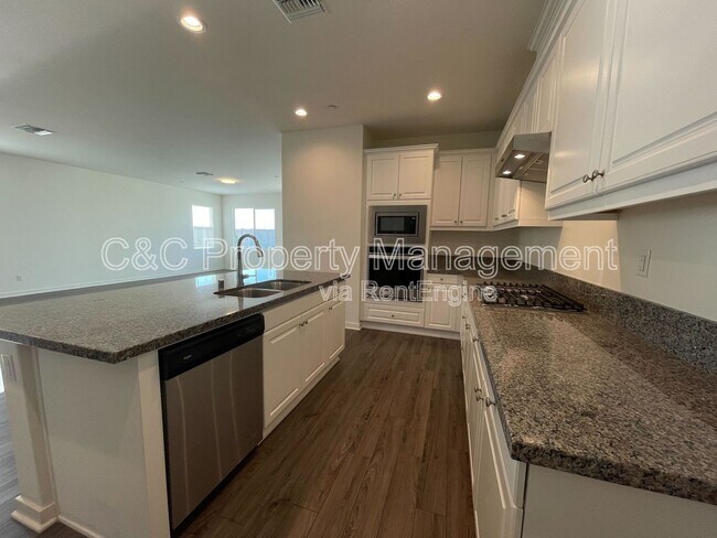 Foto del edificio - 28432 Abbey Ln