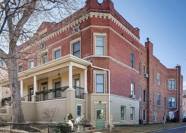 Building Photo - 1425 N Washington St