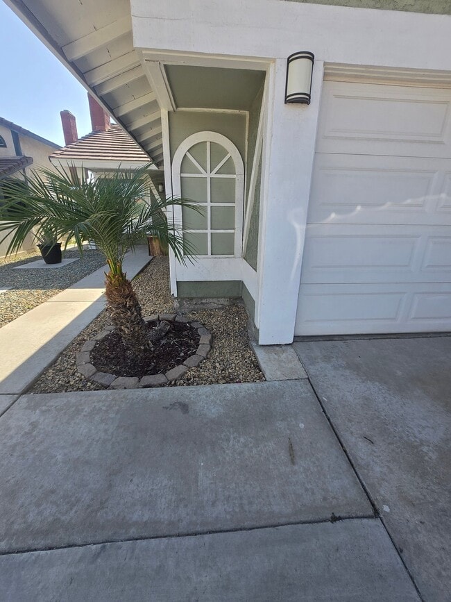 Building Photo - 1828 Springtree Dr