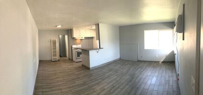 Building Photo - Newly updated - 2 Bedroom and 1 Bathroom h...