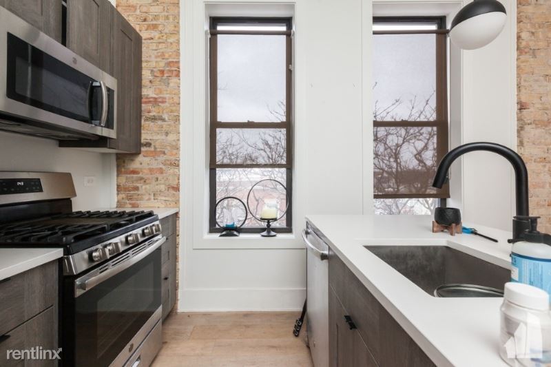 Primary Photo - 3059 W Diversey Ave