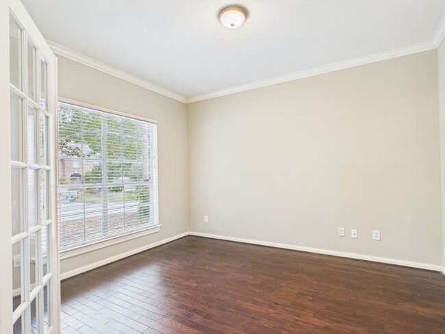 Foto del edificio - 5006 Fern Garden Ct