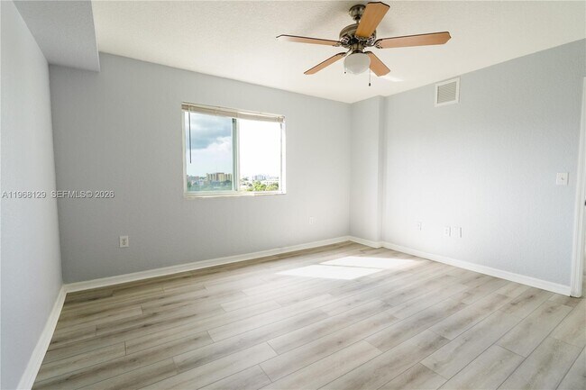 Foto del edificio - 816 NW 11th St