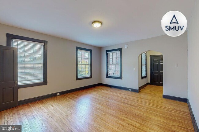 Foto del edificio - 24 E Madison St