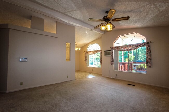 Building Photo - 2851 Smoke Tree Ln