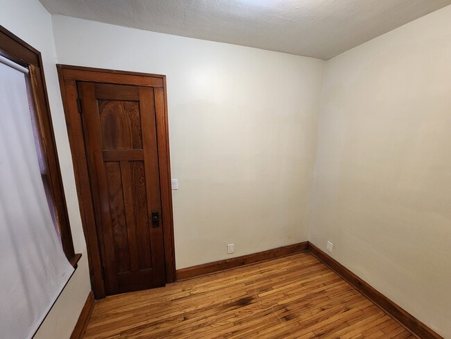 Building Photo - 409 Grove St