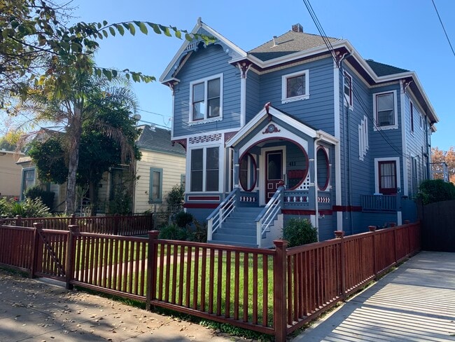 Bldg- - 411 S 11th St
