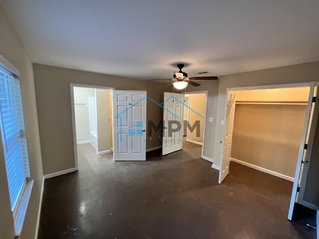 Building Photo - 111 Falcon Dr