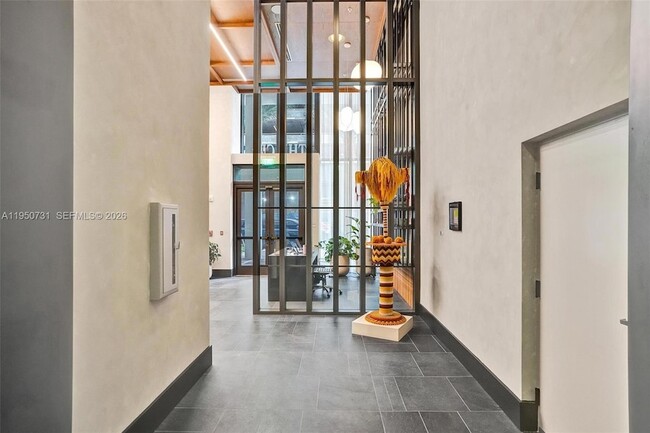 Foto del edificio - 11 NE 6th St