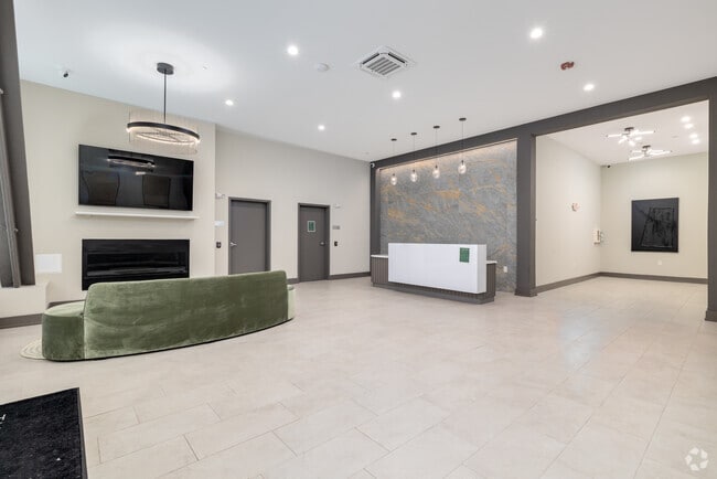 Lobby Photo - Lyle On Broad