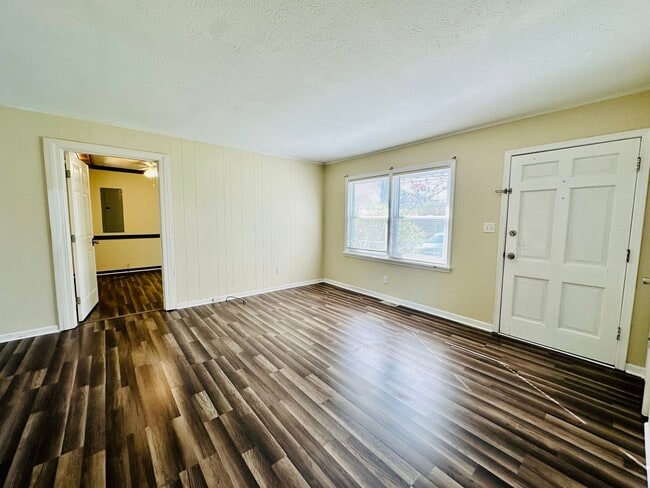 Building Photo - 710 Latimer Ave