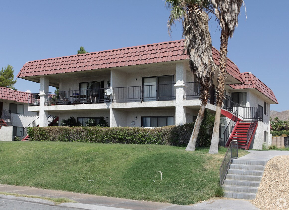 Primary Photo - 68120-68140 Calle Las Tiendas
