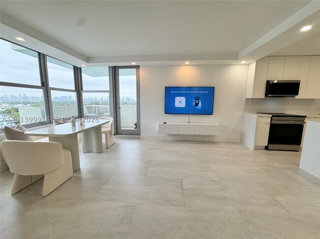 Building Photo - 2899 Collins Ave