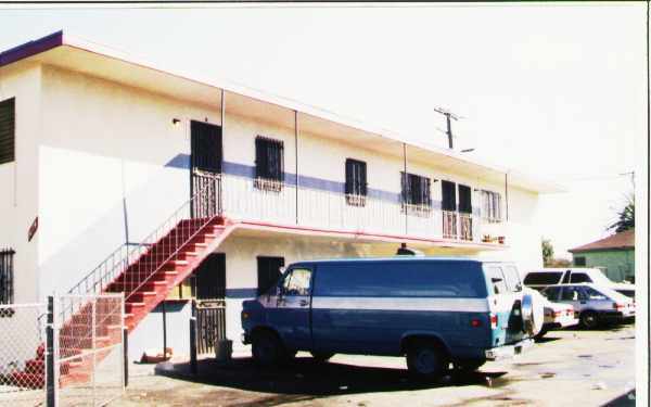 Primary Photo - 410 E Imperial Hwy