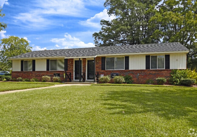 Building Photo - Villages at Heritage Place Apartments