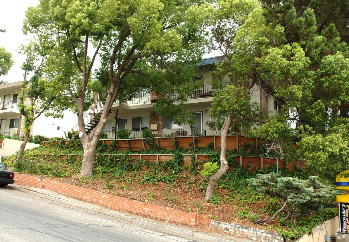 Primary Photo - 441 E O St