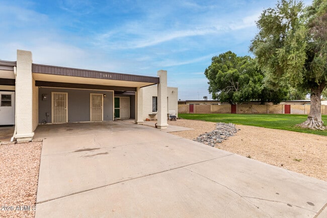 Building Photo - 1976 E Del Sur Dr