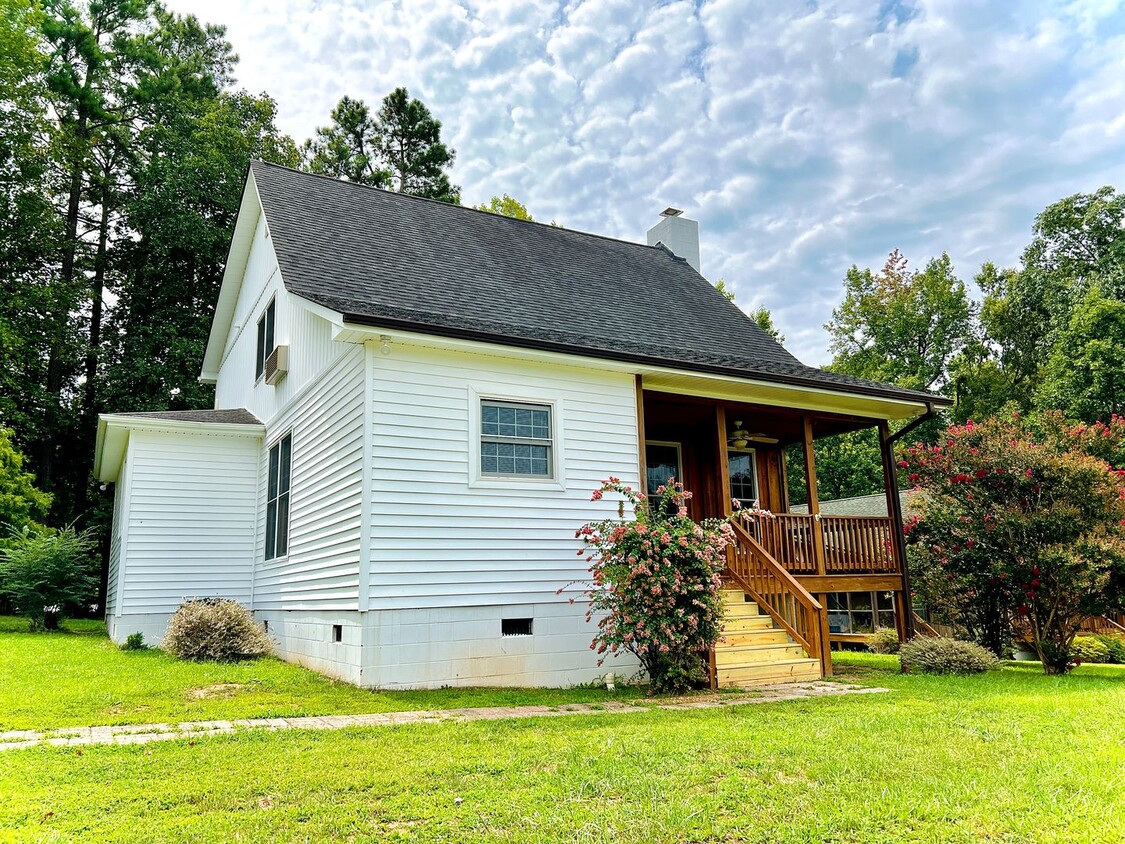 Primary Photo - Newly Renovated South Hill Rancher