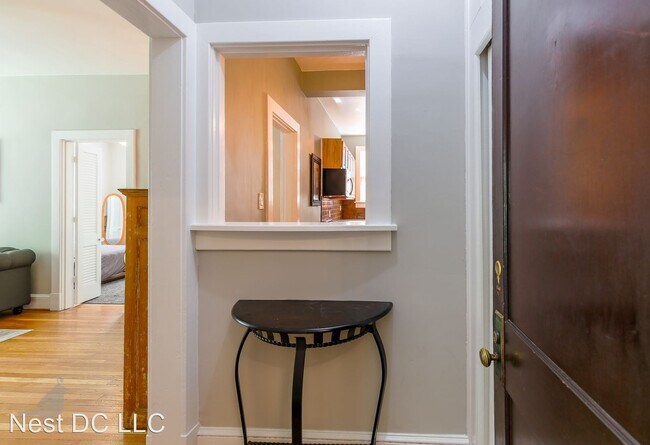 Foto del edificio - 1 br, 1 bath House - 3022 Porter St NW Uni...