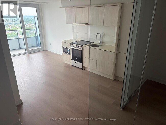 Photo du bâtiment - 448 Burnhamthorpe Rd W