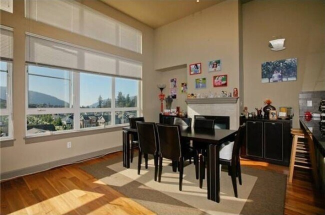 Foto del edificio - Welcome home to Starpointe at Issaquah Highlands