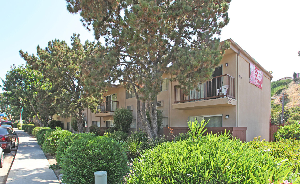 Building Photo - Regency Centre Apartments