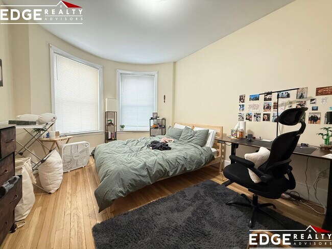 Building Photo - 316 Saint Paul St